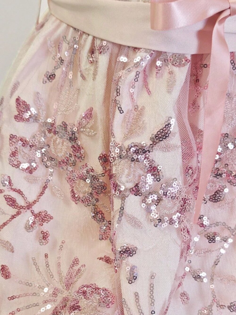 Light Pink Oktoberfest German Dirndl Dress - Size: 6 / M - Picture 4 of 5
